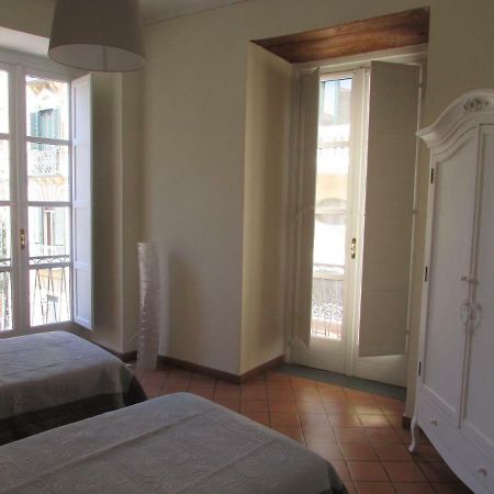 Salerno Domus Claudia Apartment Ngoại thất bức ảnh